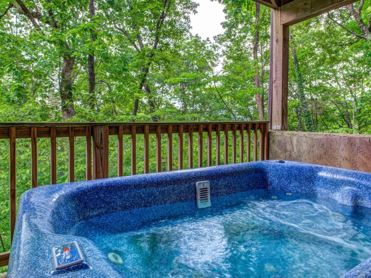 Great Expectations, 3 Bedrooms, Fireplace, Pool Table, Hot Tub, Sleeps 10 Gatlinburg Exterior photo